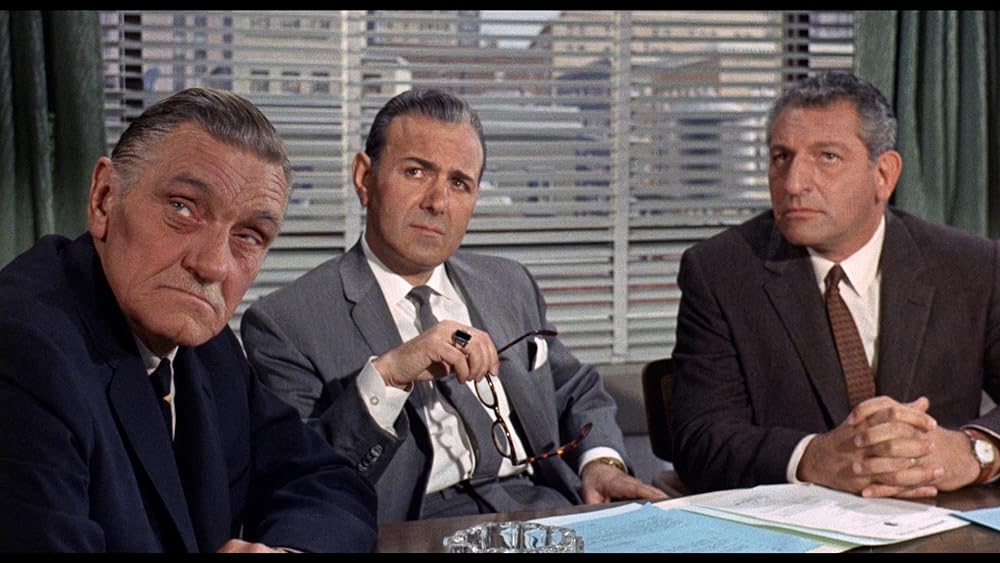 X線の眼を持つ男の画像