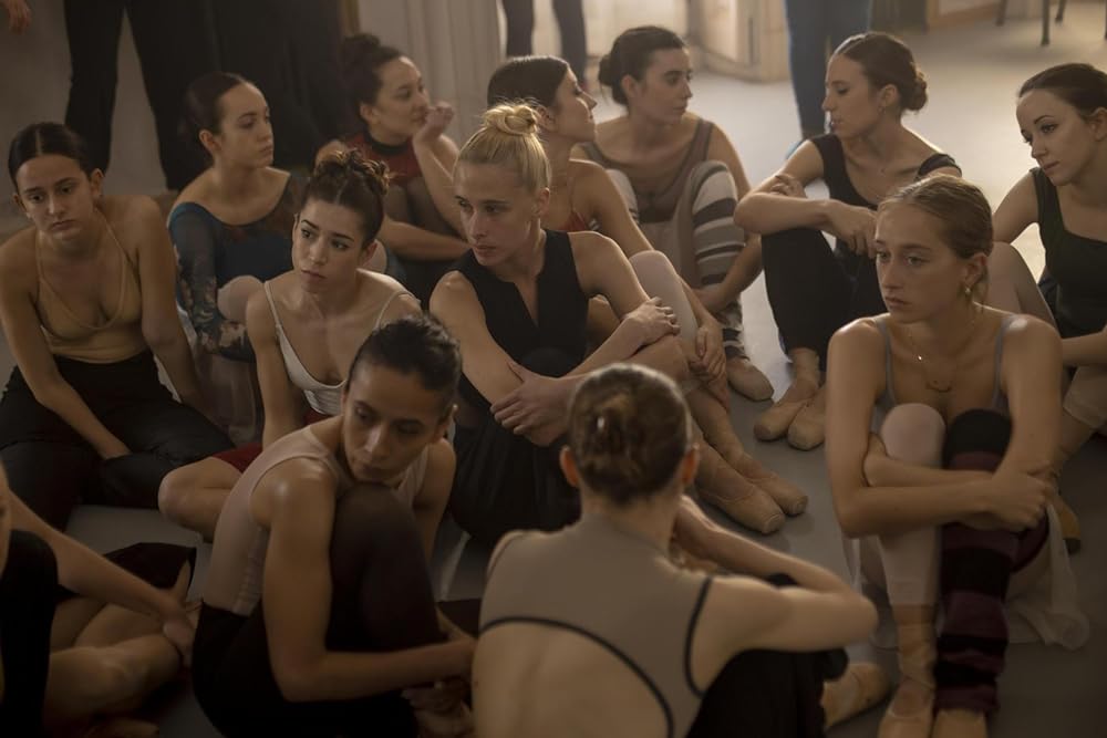 少女は、踊るの画像