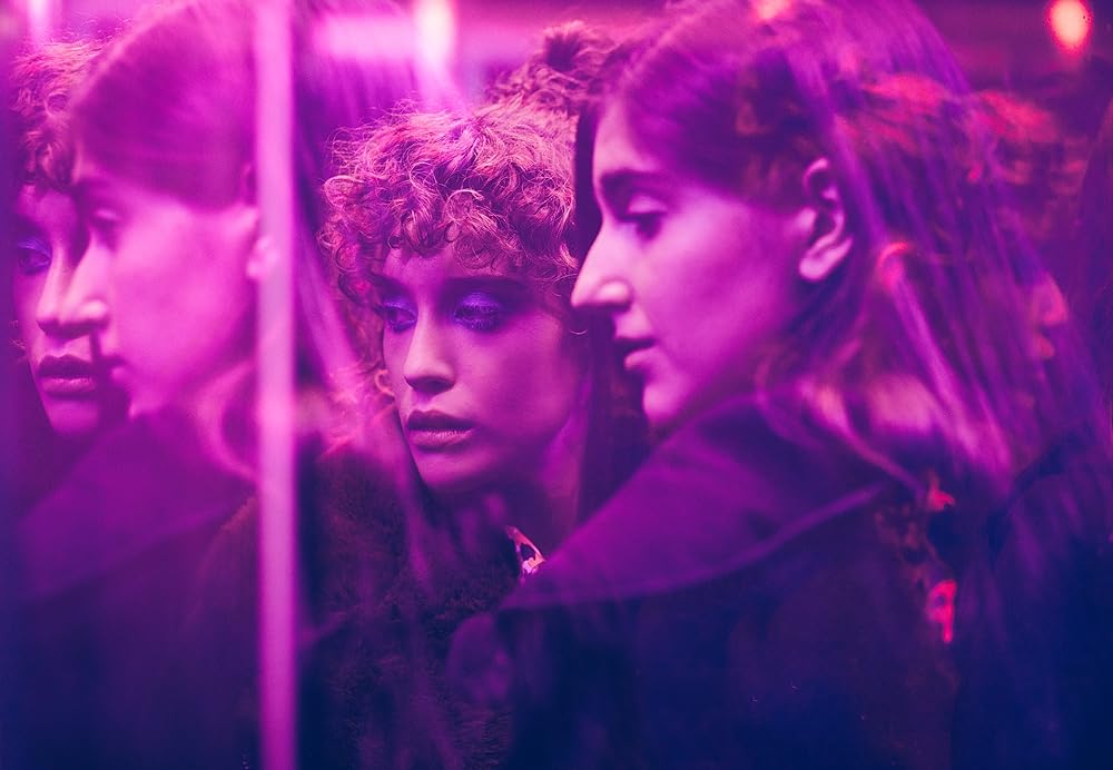 少女は、踊るの画像