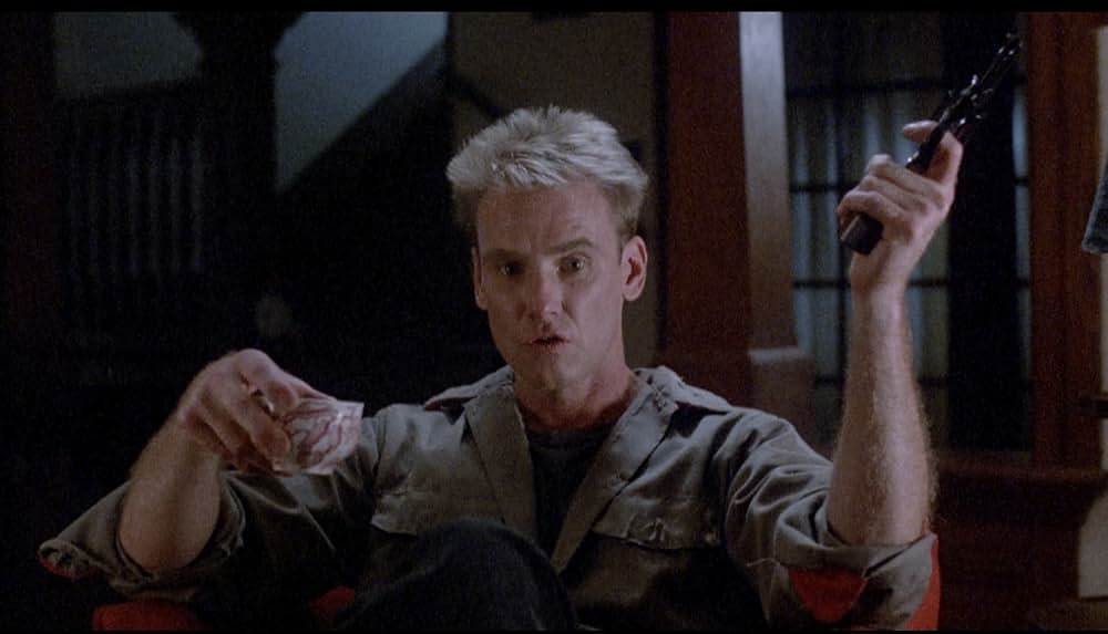 カーフュー／戦慄の脱獄囚の画像