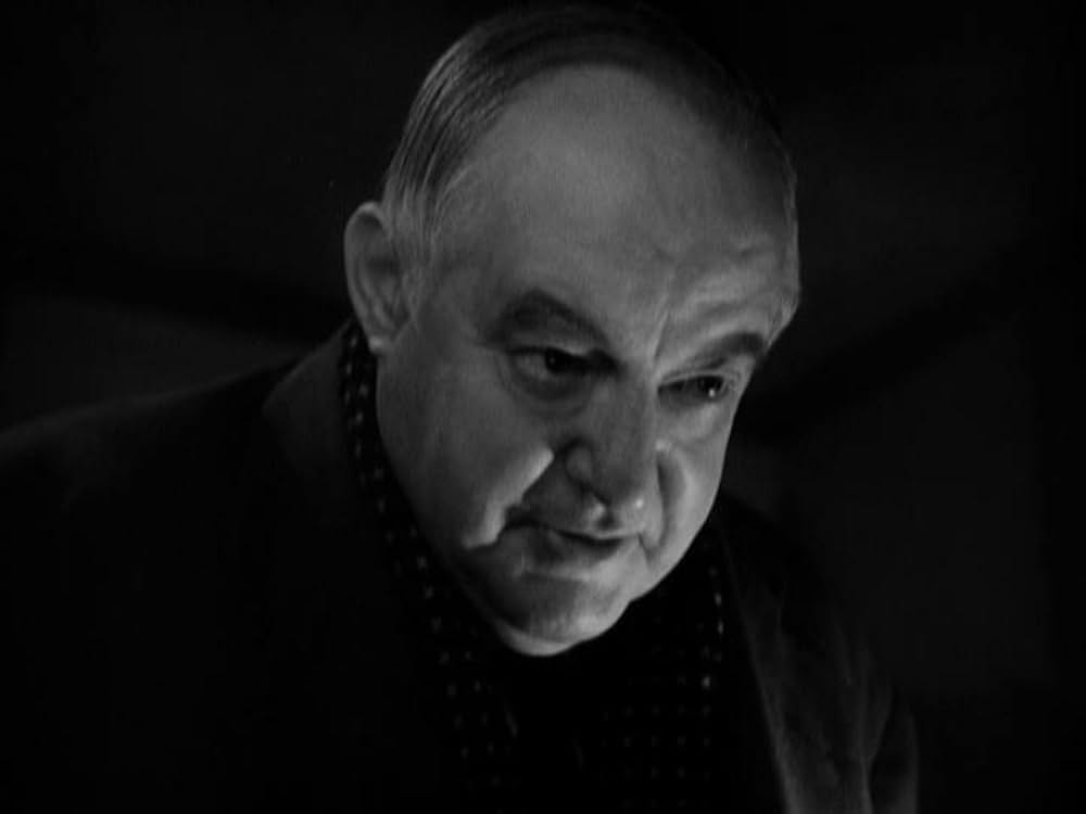 仮面の男の画像