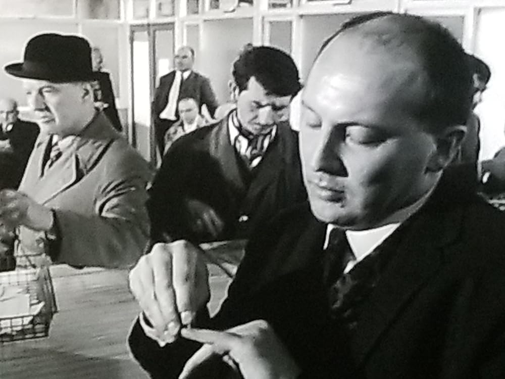 哀愁の旅路の画像