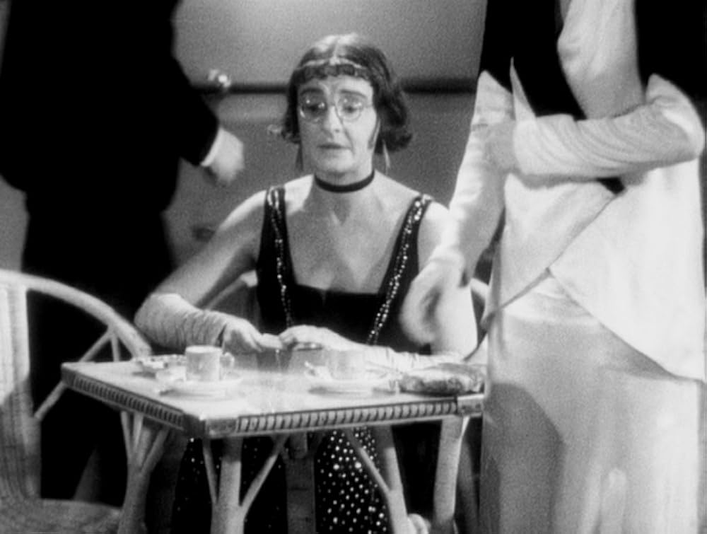 リッチ・アンド・ストレンジの画像