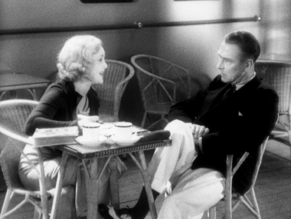 リッチ・アンド・ストレンジの画像