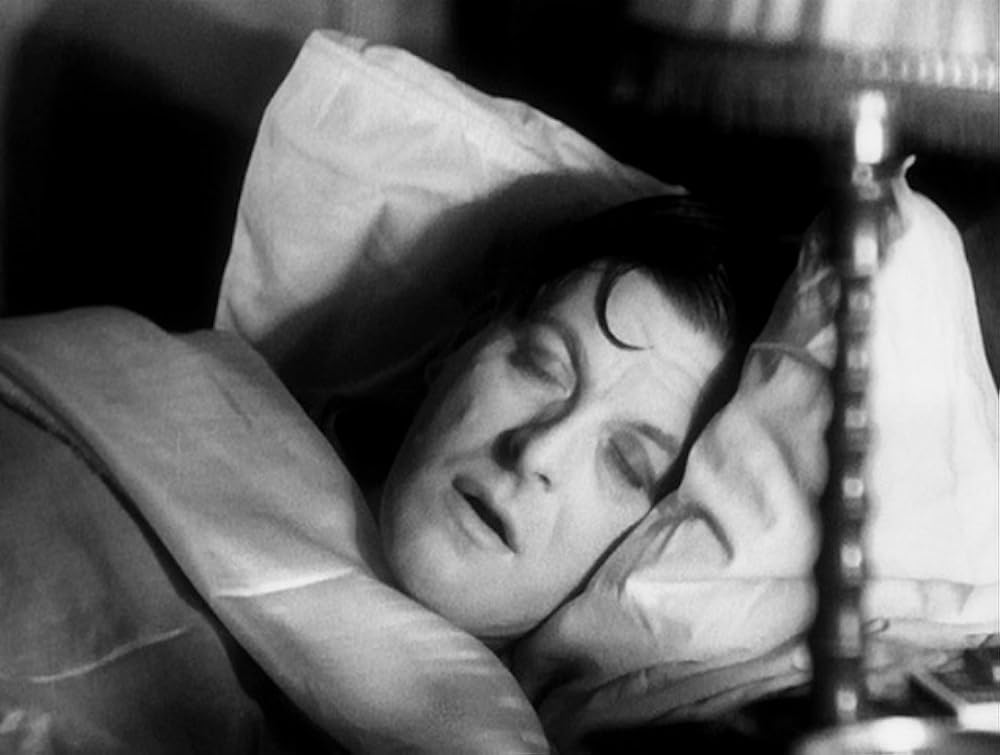 リッチ・アンド・ストレンジの画像