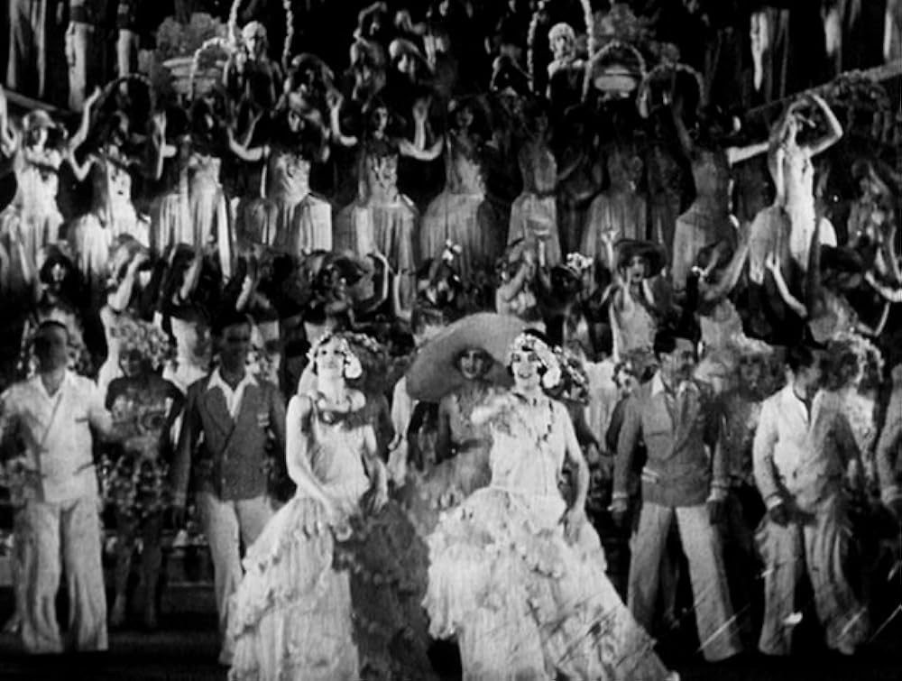 リッチ・アンド・ストレンジの画像