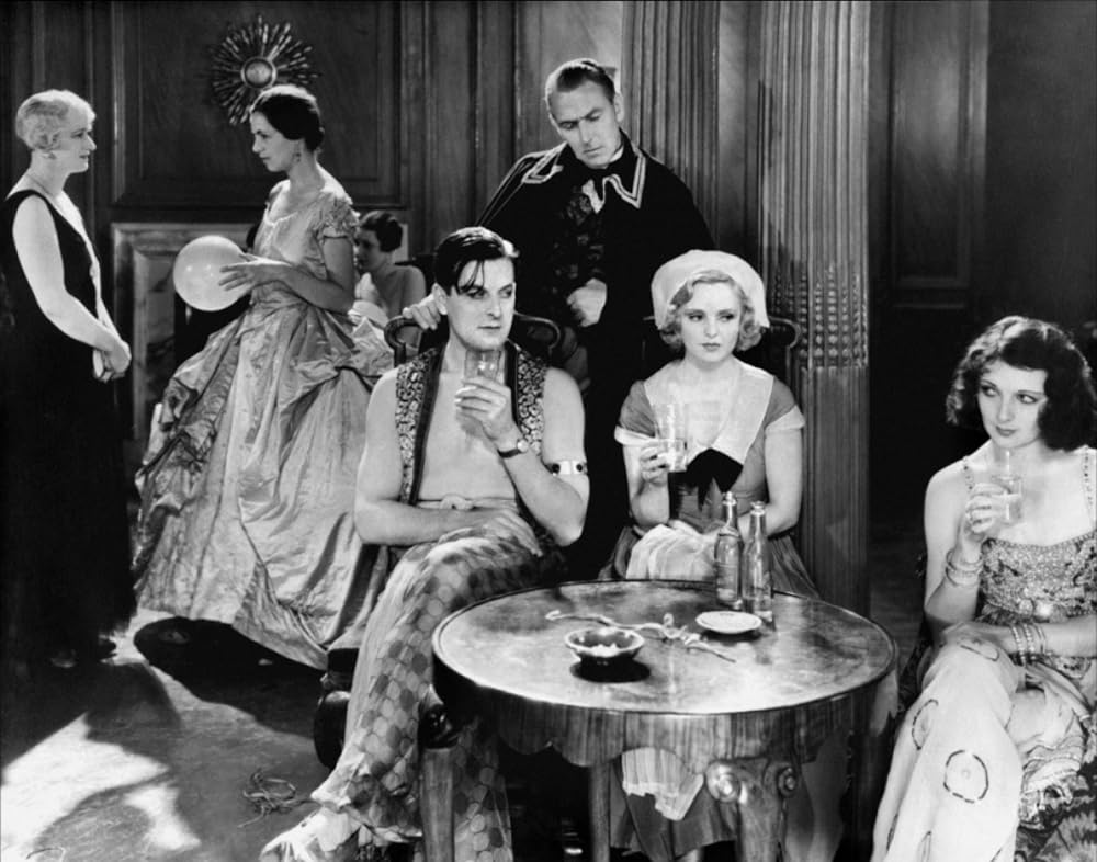 リッチ・アンド・ストレンジの画像