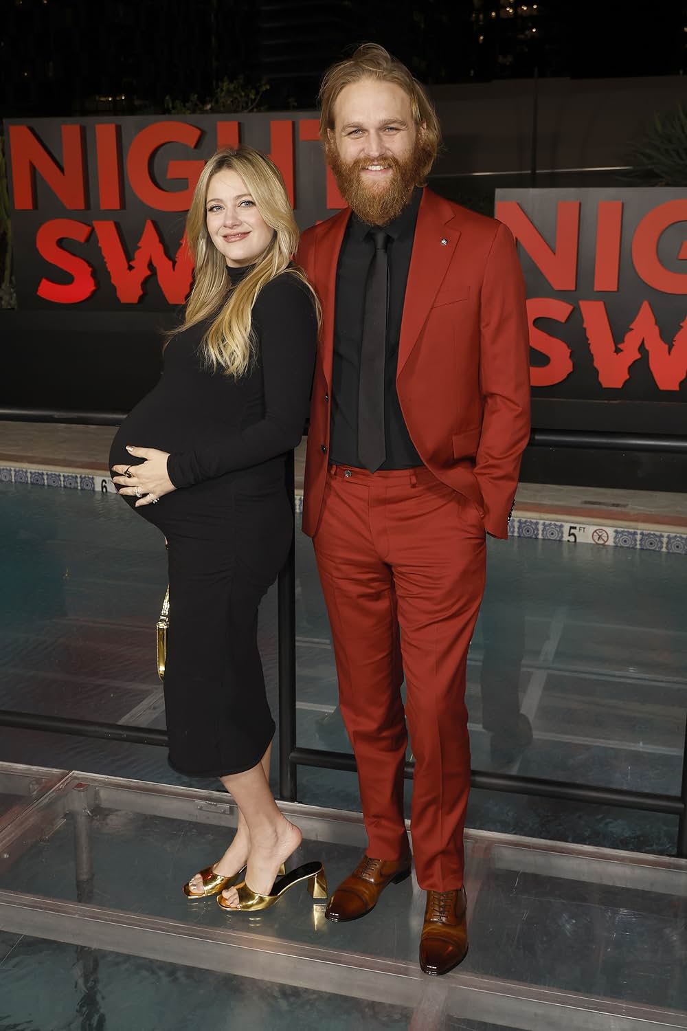 ナイトスイムの画像