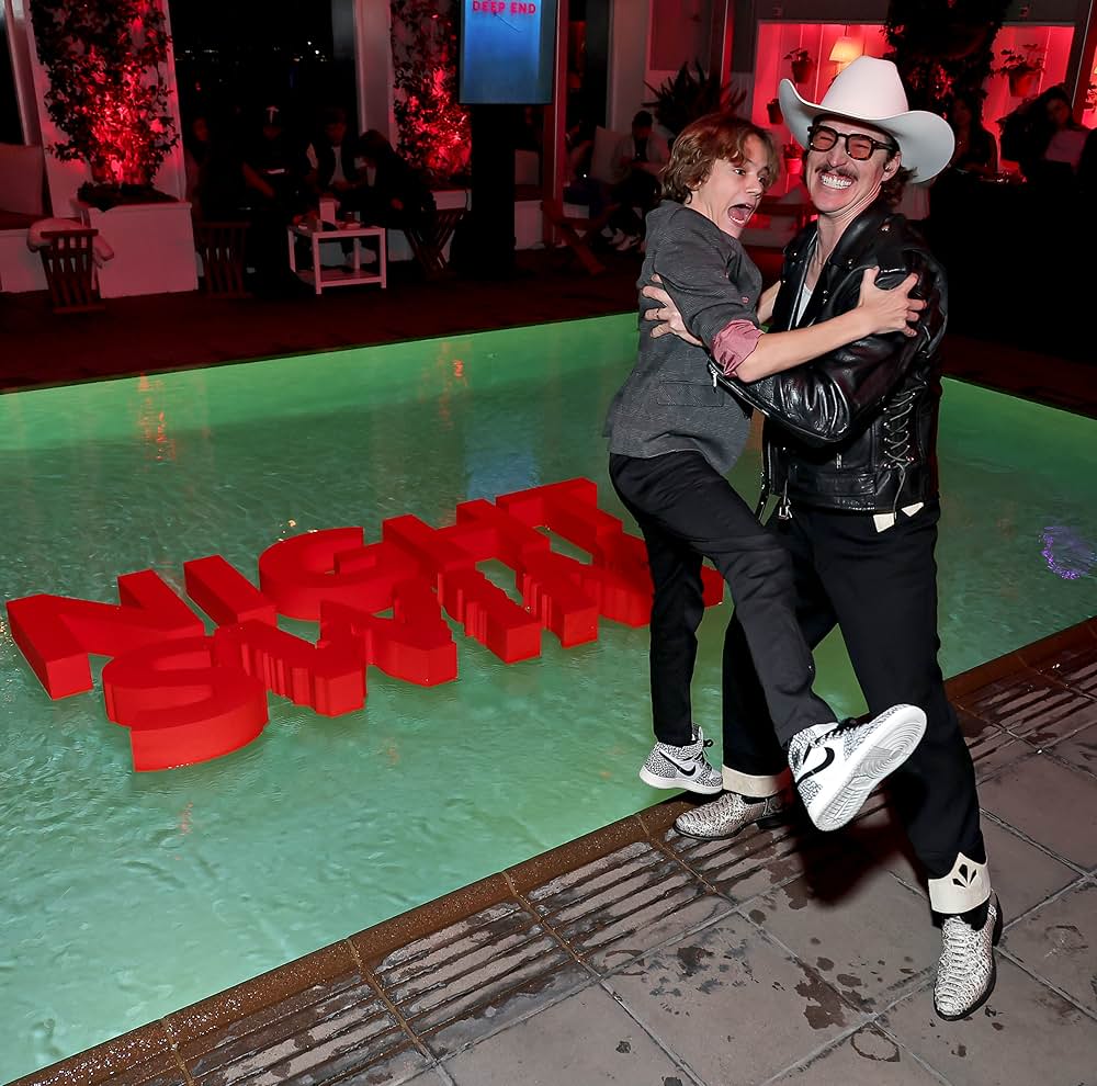 ナイトスイムの画像