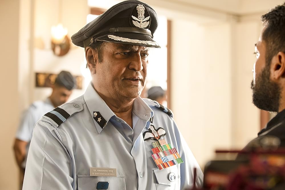 ただ空高く舞えの画像