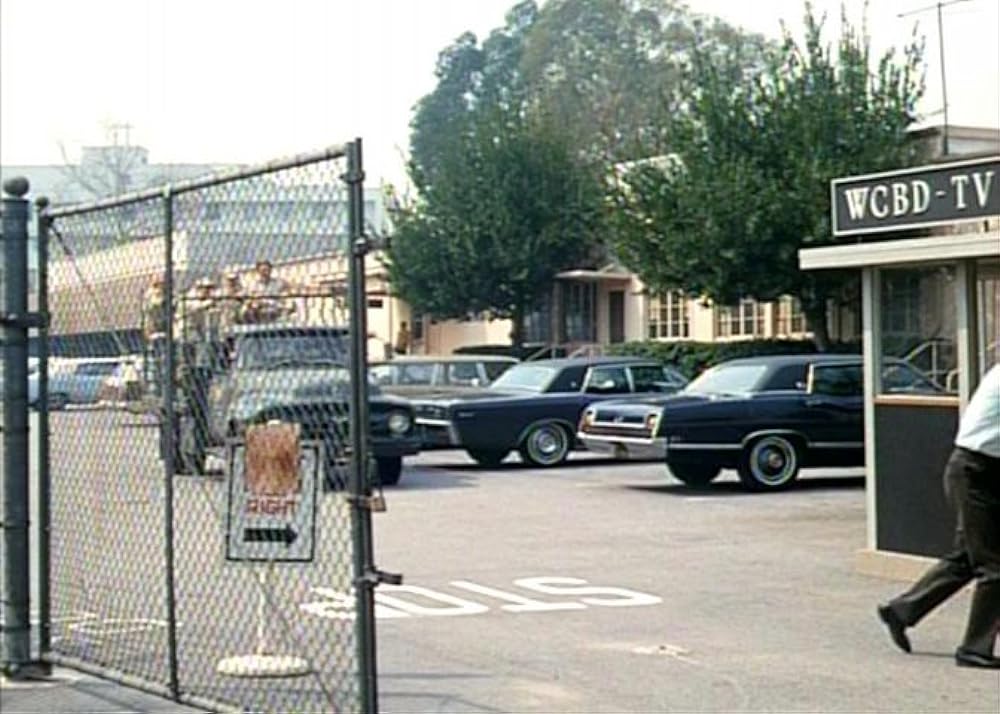 テニス靴をはいたコンピューターの画像