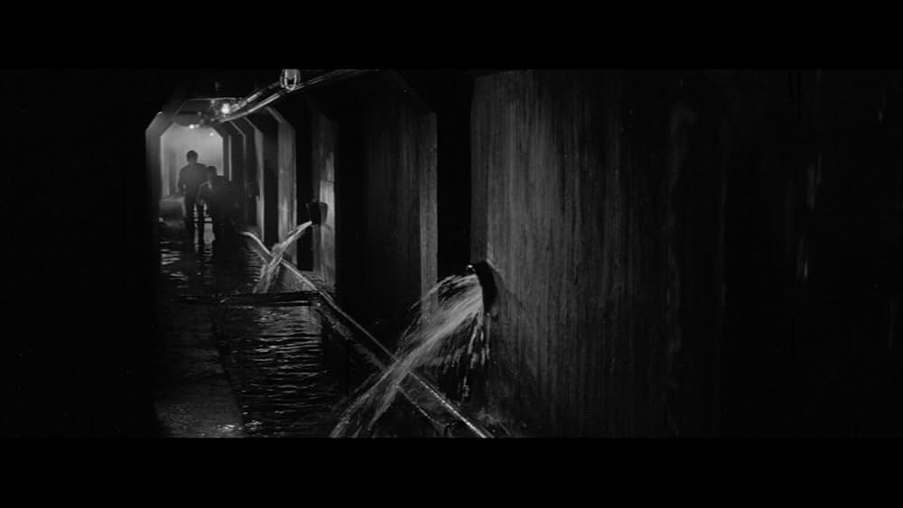 拳銃残酷物語の画像