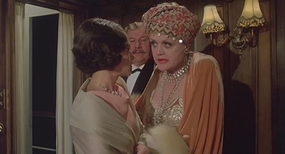 「ナイル殺人事件」オリビア・ハッセー & アンジェラ・ランズベリー & ピーター・ユスティノフの画像