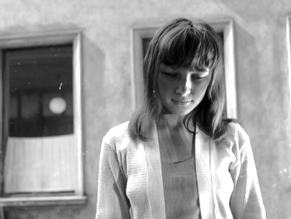 タンスと二人の男の画像