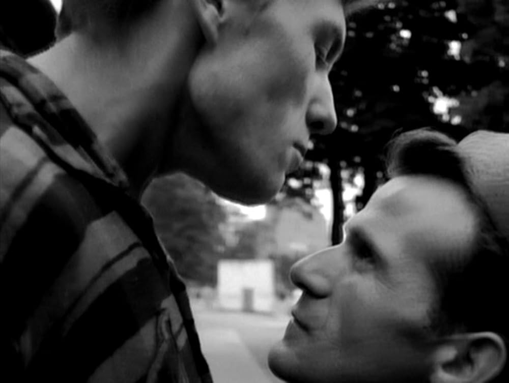 タンスと二人の男の画像