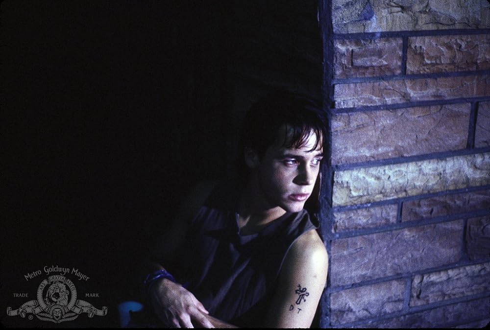 男は死んで血を流せの画像