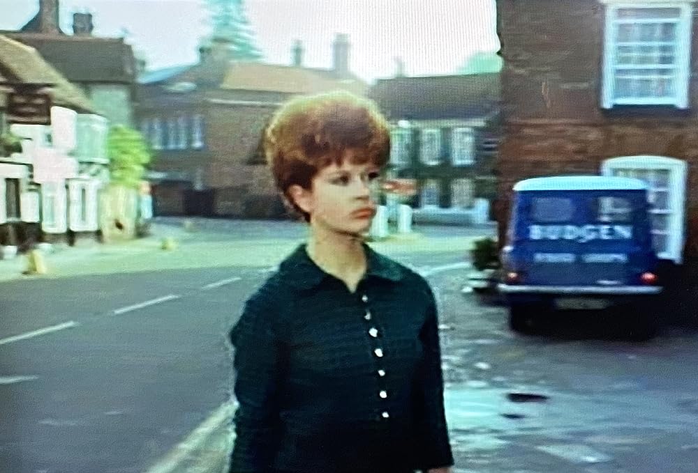 宇宙からの侵入者の画像