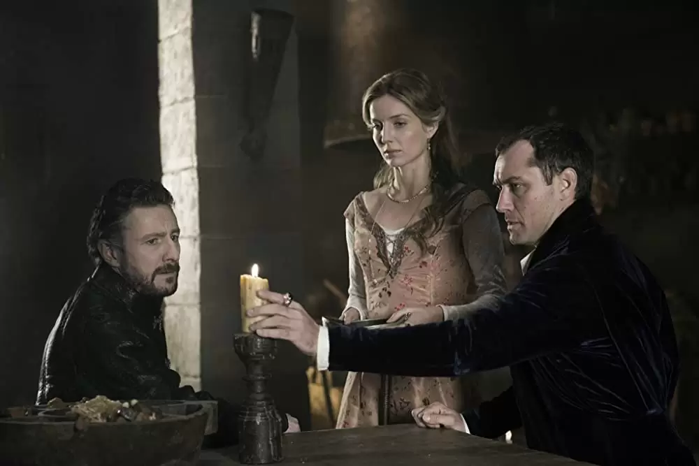 「キング・アーサー」ジュード・ロウ & ピーター・フェルディナンド & アナベル・ウォーリスの画像