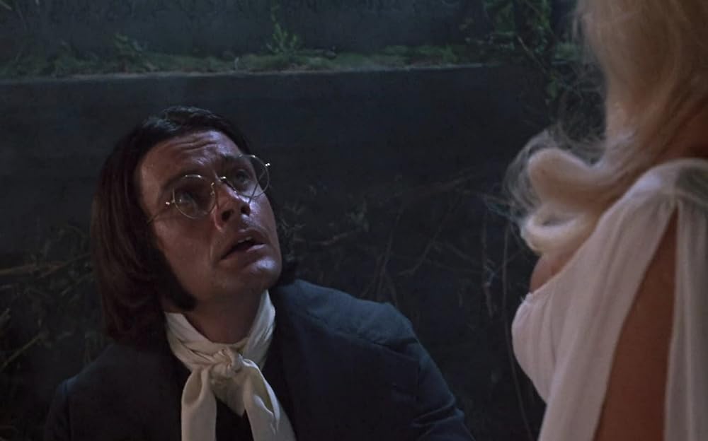 恐怖の吸血美女の画像