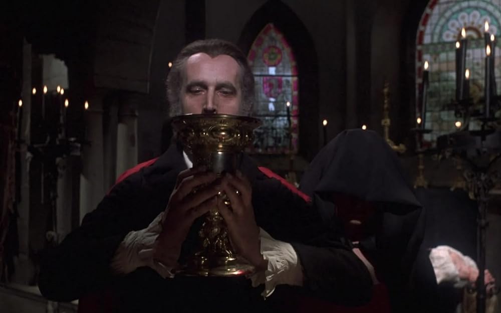 恐怖の吸血美女の画像