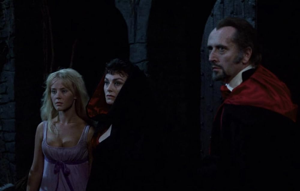 恐怖の吸血美女の画像