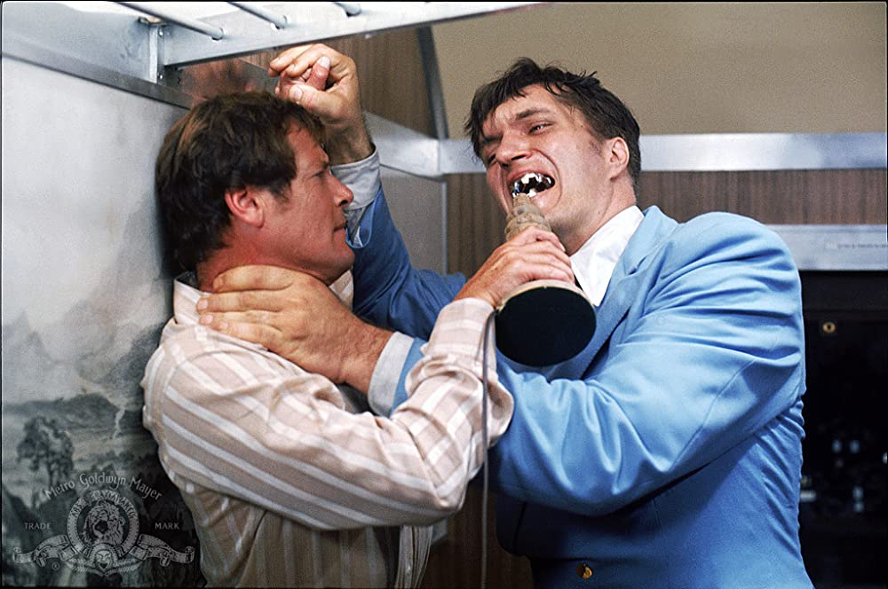 「007／私を愛したスパイ」ロジャー・ムーア & リチャード・キールの画像