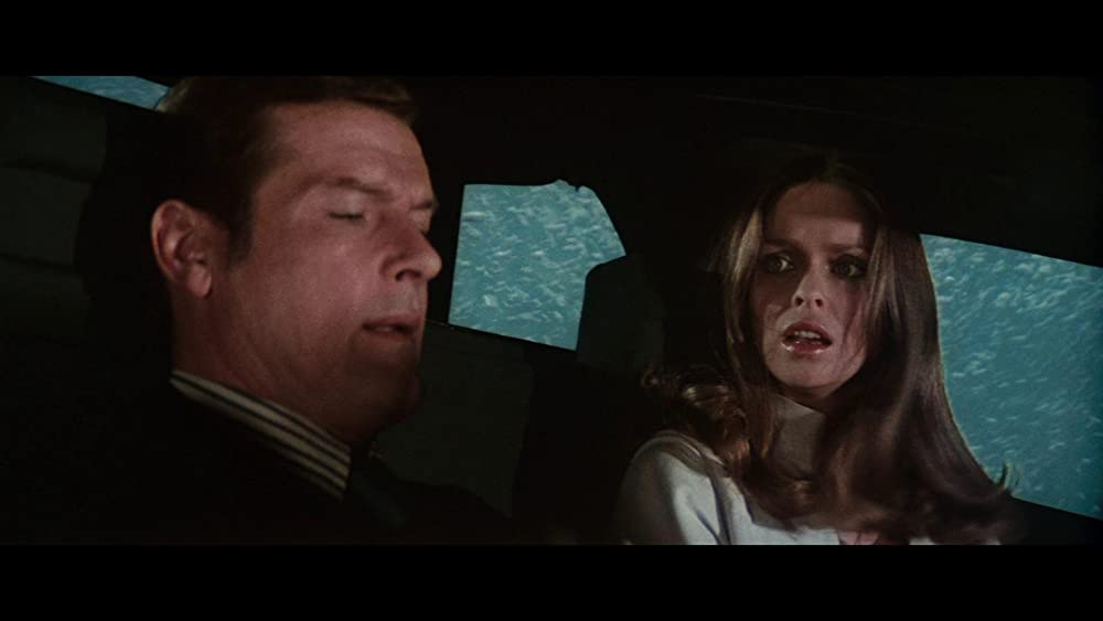 「007／私を愛したスパイ」ロジャー・ムーア & バーバラ・バックの画像