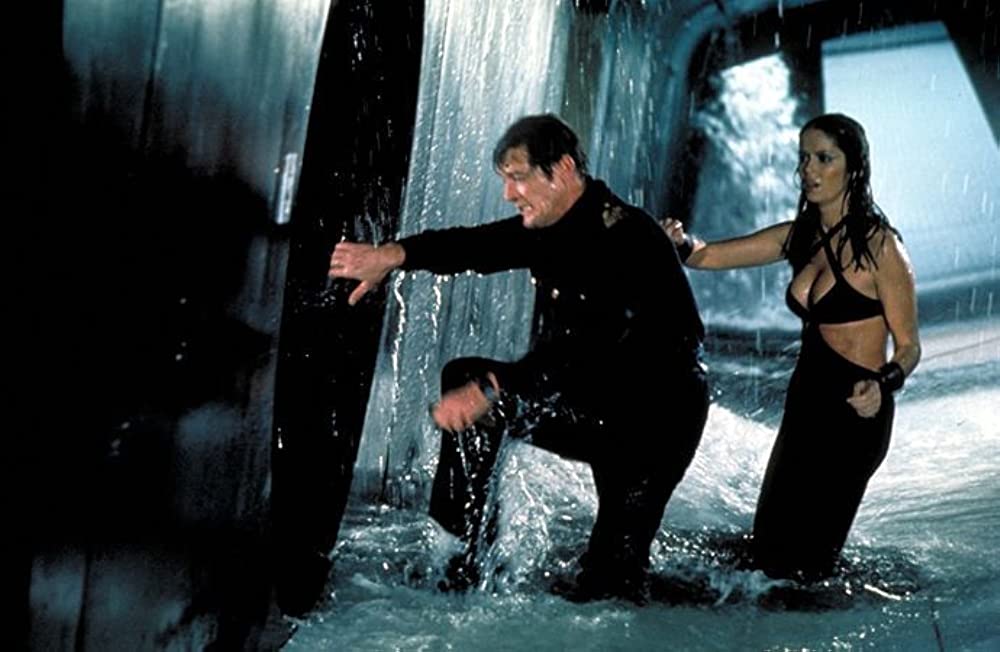 「007／私を愛したスパイ」ロジャー・ムーア & バーバラ・バックの画像