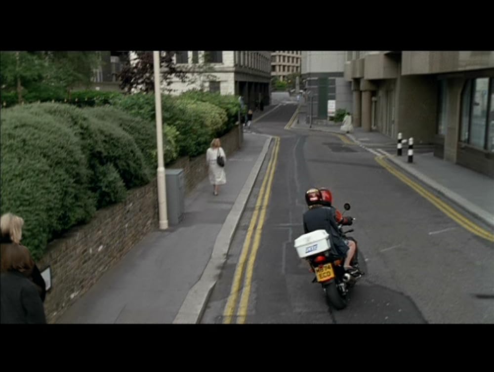 ディファレント・フォー・ガールズの画像