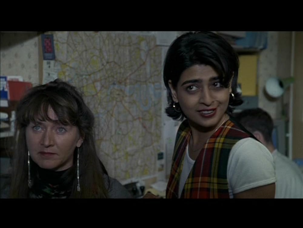 ディファレント・フォー・ガールズの画像