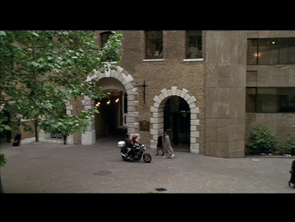 ディファレント・フォー・ガールズの画像