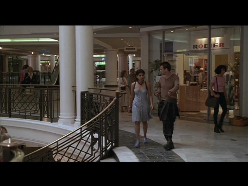 ディファレント・フォー・ガールズの画像