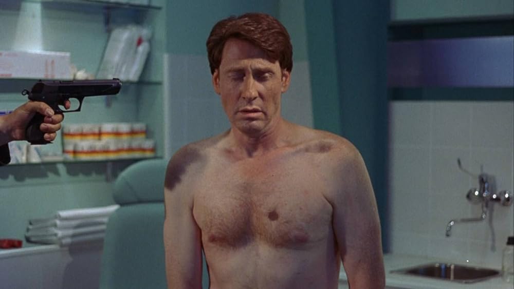 ネバー・セイ・ダイの画像