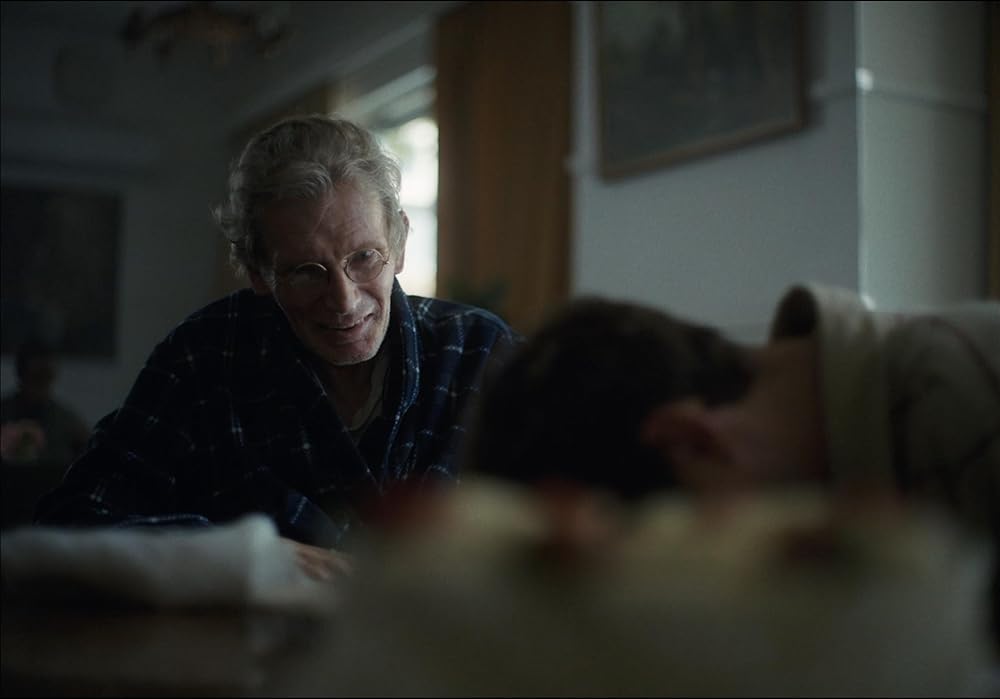 暗闇はまだずっと向こうの画像