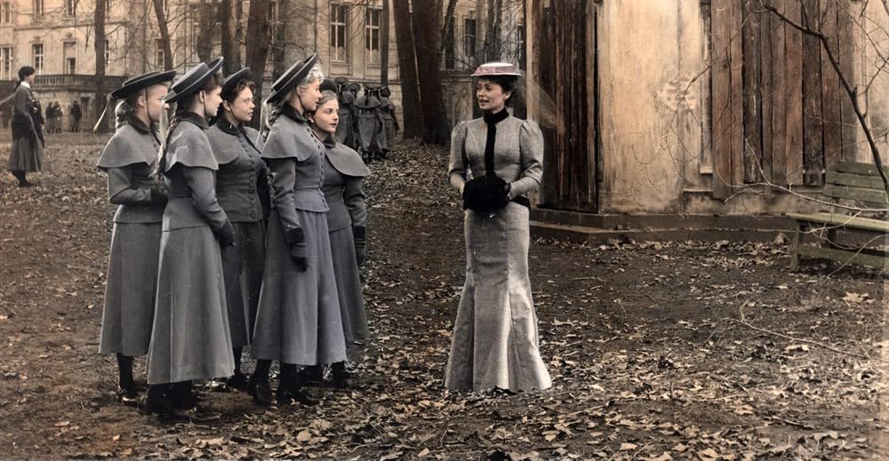 制服の処女の画像