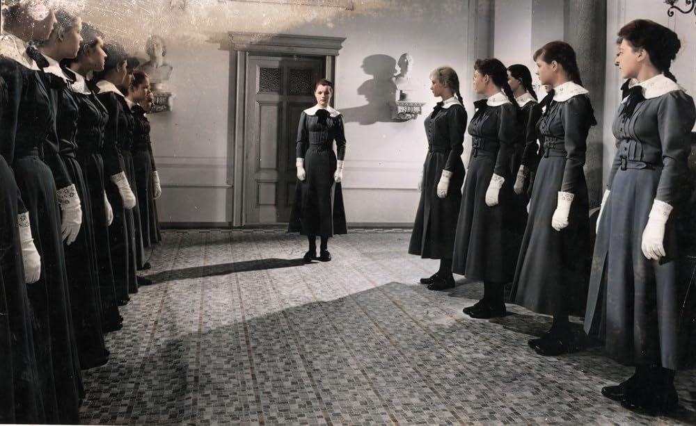 制服の処女の画像