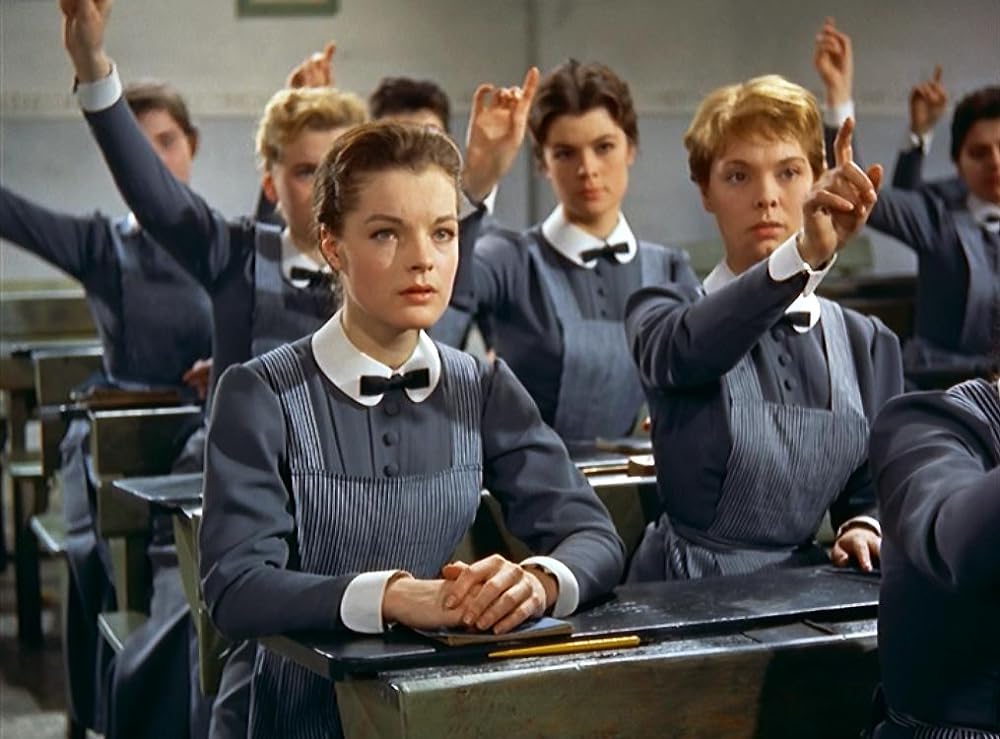 制服の処女の画像