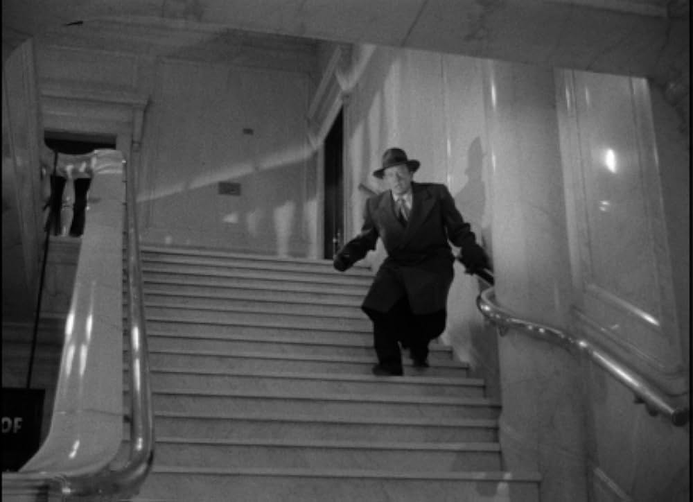 眠りなき街の画像