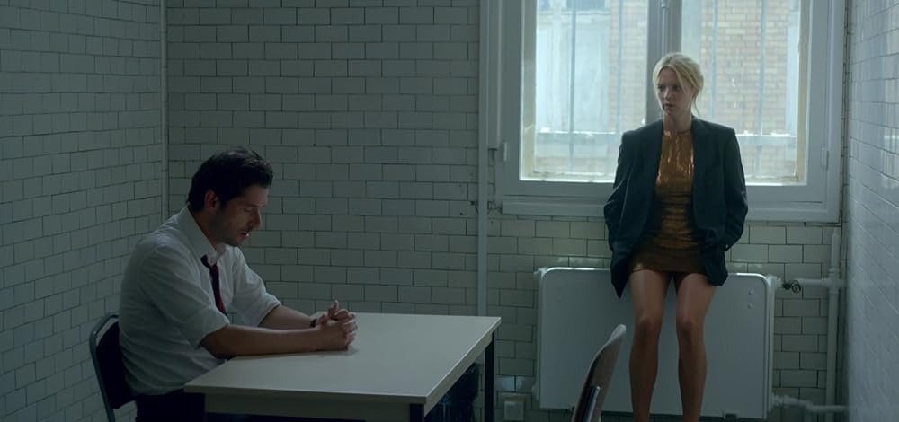 ヴィクトリアとベッドで／ヴィクトリアの画像