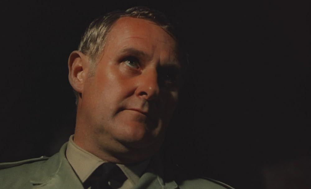 小さな目撃者の画像