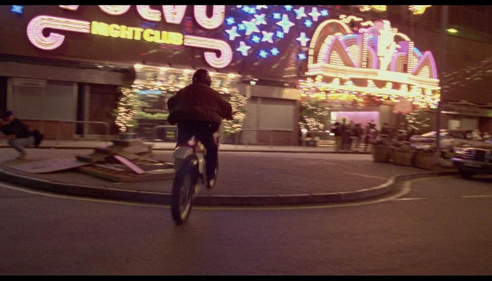 復讐は薔薇の香りの画像