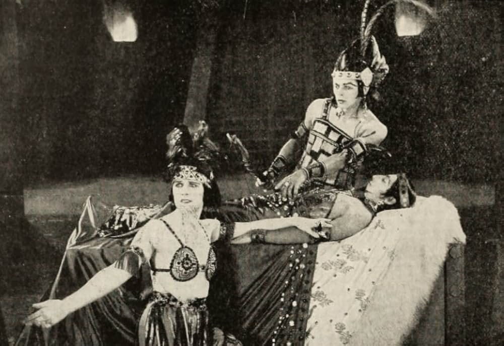 神に見離された女の画像