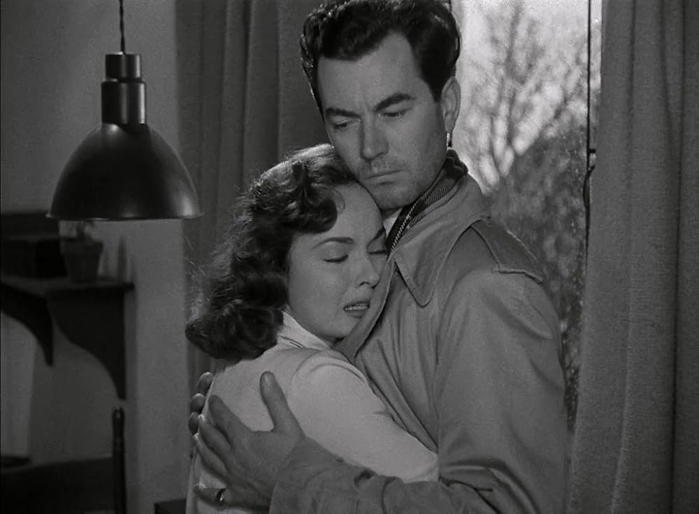 丘の雷鳴の画像