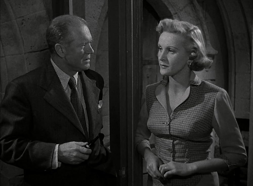 丘の雷鳴の画像