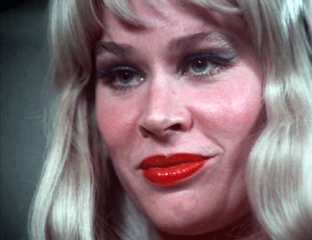 恐怖と戦慄の美女の画像