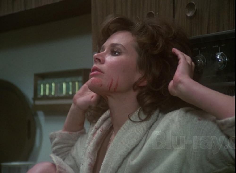 恐怖と戦慄の美女の画像