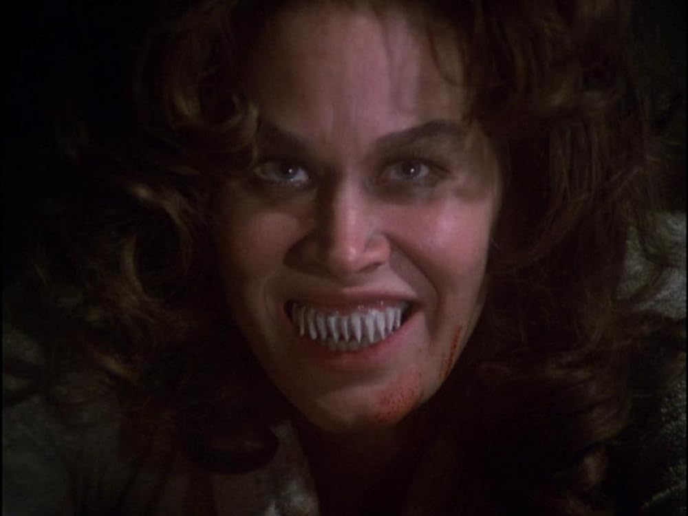 恐怖と戦慄の美女の画像