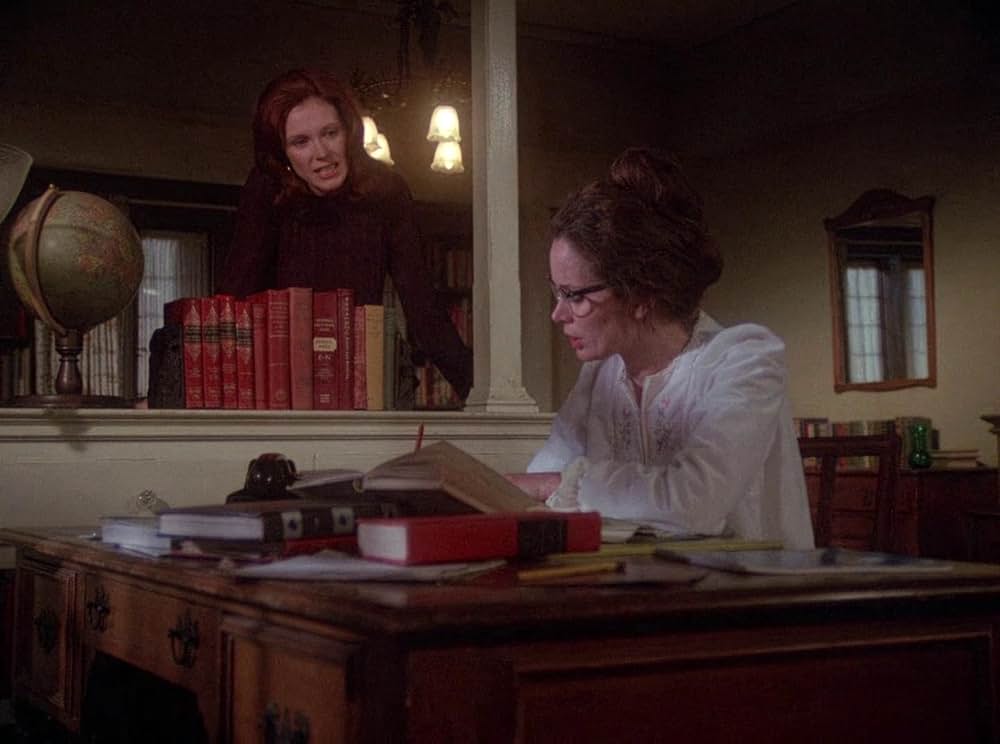 恐怖と戦慄の美女の画像