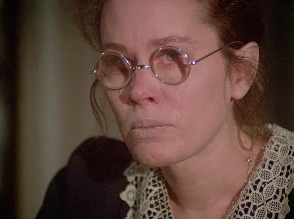 恐怖と戦慄の美女の画像