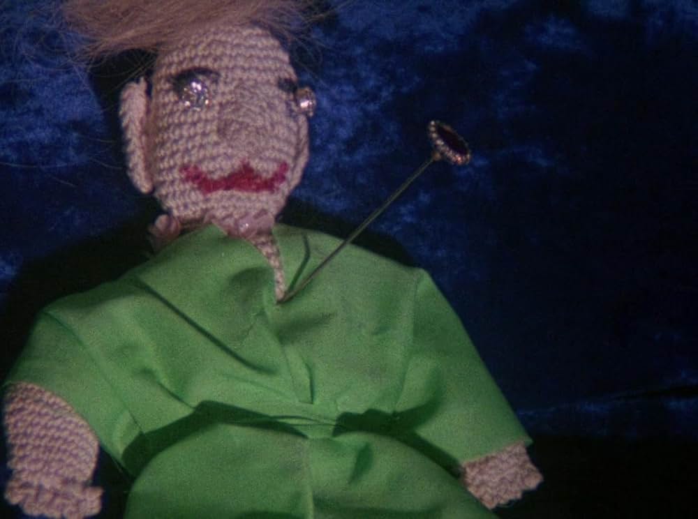 恐怖と戦慄の美女の画像